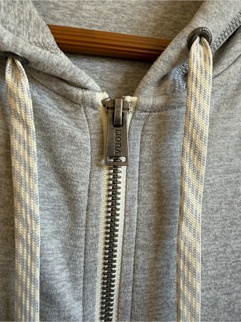 Vuori Halo Performance Hoodie jacket size Small - Picture 5 of 8